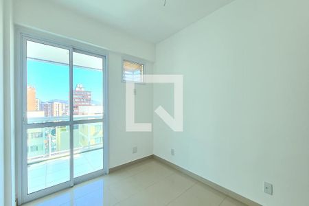 Apartamento à venda com 112m², 4 quartos e 2 vagasQuarto 2 