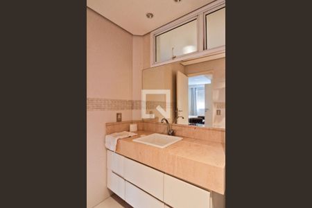 Apartamento para alugar com 140m², 2 quartos e 2 vagasBanheiro da Suíte