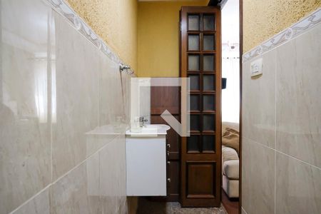 Casa para alugar com 120m², 2 quartos e 2 vagasLavabo