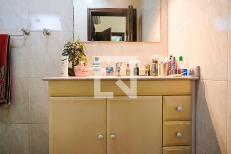 Casa para alugar com 120m², 2 quartos e 2 vagasBanheiro da Suíte