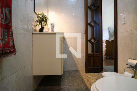 Casa para alugar com 120m², 2 quartos e 2 vagasBanheiro da Suíte