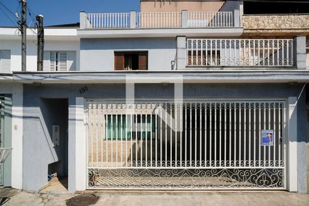 Casa para alugar com 120m², 2 quartos e 2 vagasFachada