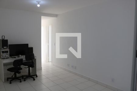 Sala de apartamento à venda com 3 quartos, 70m² em Vila São Luiz, Goiânia
