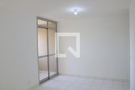 Sala de apartamento à venda com 3 quartos, 70m² em Vila São Luiz, Goiânia