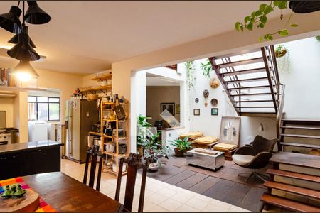 Sala de casa à venda com 4 quartos, 297m² em Planalto Paulista, São Paulo