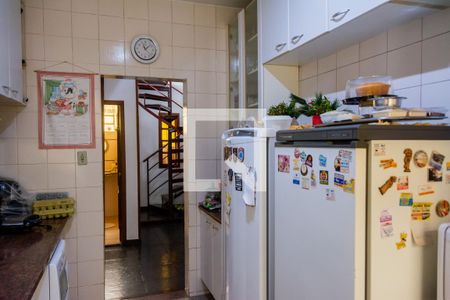 Casa à venda com 500m², 8 quartos e 4 vagas Casa à venda com 500m², 8 quartos e 4 vagasCozinha