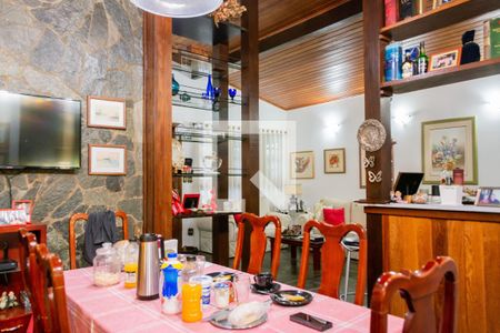 Casa à venda com 500m², 8 quartos e 4 vagas Casa à venda com 500m², 8 quartos e 4 vagasSala 2