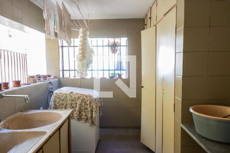 Casa à venda com 500m², 8 quartos e 4 vagas Casa à venda com 500m², 8 quartos e 4 vagasÁrea de Serviço