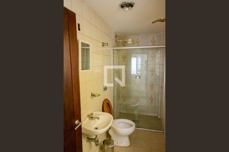 Casa à venda com 500m², 8 quartos e 4 vagas Casa à venda com 500m², 8 quartos e 4 vagasBanheiro de Serviço