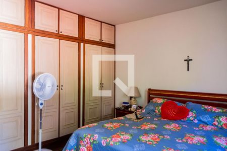 Casa à venda com 500m², 8 quartos e 4 vagas Casa à venda com 500m², 8 quartos e 4 vagasSuíte