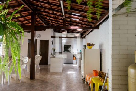 Casa à venda com 500m², 8 quartos e 4 vagas Casa à venda com 500m², 8 quartos e 4 vagasÁrea Externa