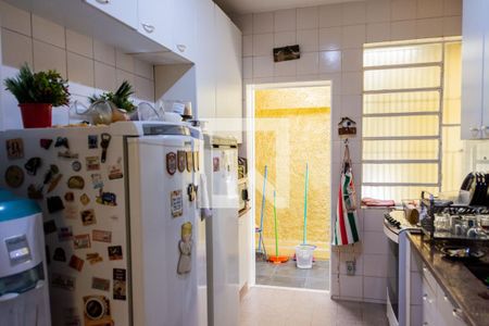 Casa à venda com 500m², 8 quartos e 4 vagas Casa à venda com 500m², 8 quartos e 4 vagasCozinha