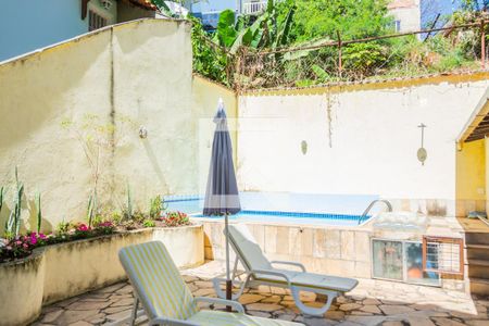 Casa à venda com 500m², 8 quartos e 4 vagas Casa à venda com 500m², 8 quartos e 4 vagasÁrea Externa