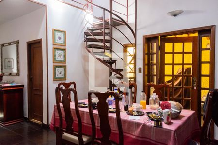 Casa à venda com 500m², 8 quartos e 4 vagas Casa à venda com 500m², 8 quartos e 4 vagasSala 2