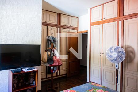 Casa à venda com 500m², 8 quartos e 4 vagas Casa à venda com 500m², 8 quartos e 4 vagasSuíte