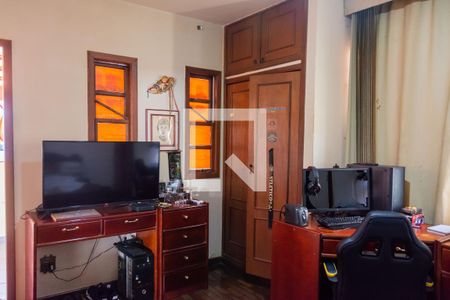 Casa à venda com 500m², 8 quartos e 4 vagas Casa à venda com 500m², 8 quartos e 4 vagasQuarto 2