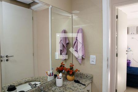 Apartamento à venda com 160m², 3 quartos e 1 vaga Apartamento à venda com 160m², 3 quartos e 1 vagaBanheiro Social