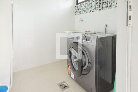 Casa de condomínio para alugar com 1380m², 4 quartos e 4 vagasÁrea de Serviço