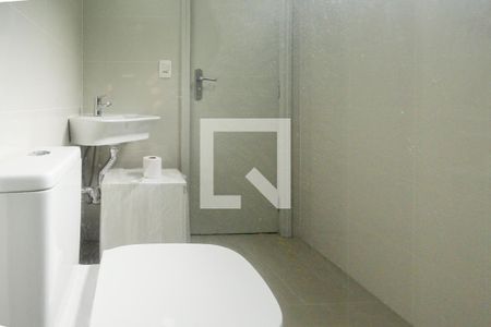 Casa de condomínio para alugar com 1380m², 4 quartos e 4 vagasBanheiro da Suíte 1