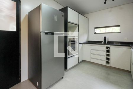 Casa de condomínio para alugar com 1380m², 4 quartos e 4 vagasCozinha