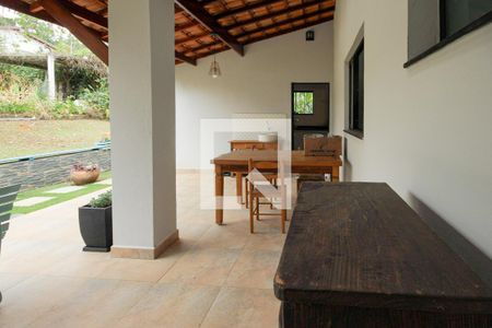 Casa de condomínio para alugar com 1380m², 4 quartos e 4 vagasVaranda