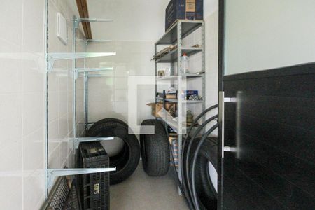 Casa de condomínio para alugar com 1380m², 4 quartos e 4 vagasDispensa 