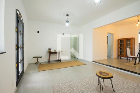 Casa de condomínio para alugar com 1380m², 4 quartos e 4 vagasSala de Estar 