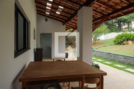 Casa de condomínio para alugar com 1380m², 4 quartos e 4 vagasVaranda