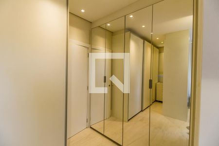 Apartamento à venda com 112m², 2 quartos e 2 vagasCloset da suíte 1