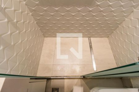 Apartamento à venda com 112m², 2 quartos e 2 vagasDetalhe do Banheiro da Suite