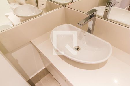 Apartamento à venda com 112m², 2 quartos e 2 vagasDetalhe do Banheiro da Suite