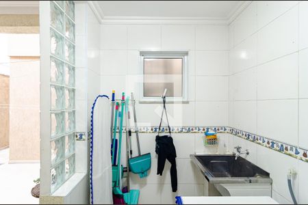 Casa à venda com 220m², 3 quartos e 2 vagas Casa à venda com 220m², 3 quartos e 2 vagasÁrea de Serviço