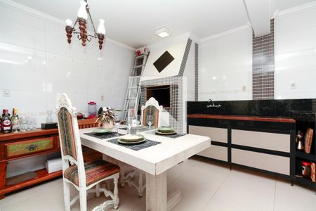Casa à venda com 177m², 1 quarto e 8 vagasCozinha 