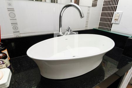 Casa à venda com 177m², 1 quarto e 8 vagasBanheiro