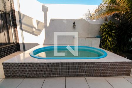 Casa à venda com 177m², 1 quarto e 8 vagasPiscina