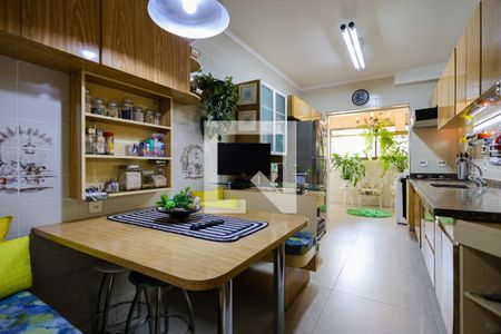 Apartamento à venda com 150m², 3 quartos e 3 vagas Apartamento à venda com 150m², 3 quartos e 3 vagasCozinha