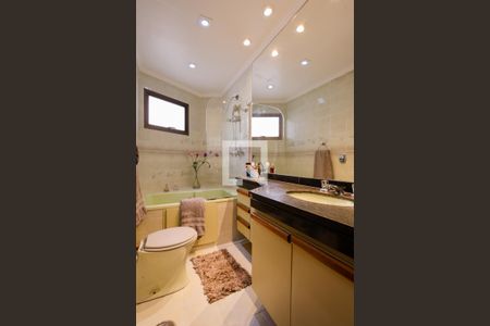 Apartamento à venda com 150m², 3 quartos e 3 vagas Apartamento à venda com 150m², 3 quartos e 3 vagasBanheiro da Suíte 1