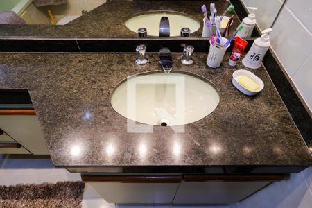 Apartamento à venda com 150m², 3 quartos e 3 vagas Apartamento à venda com 150m², 3 quartos e 3 vagasBanheiro da Suíte 1