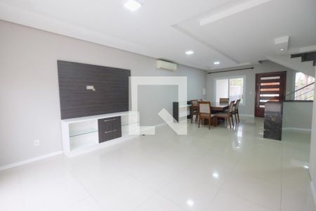 Sala de casa à venda com 3 quartos, 223m² em Sarandi, Porto Alegre