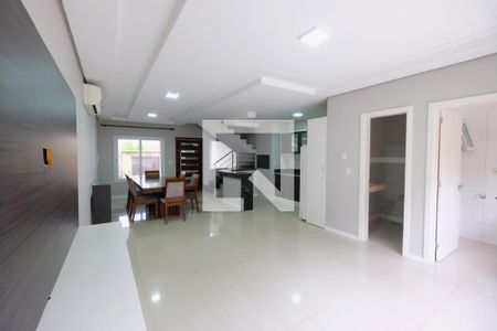 Sala de casa à venda com 3 quartos, 223m² em Sarandi, Porto Alegre