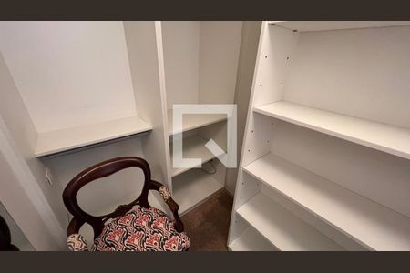 Apartamento para alugar com 118m², 1 quarto e 1 vaga Apartamento para alugar com 118m², 1 quarto e 1 vagaCloset da suíte