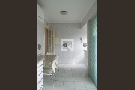 Apartamento para alugar com 74m², 2 quartos e 1 vaga Apartamento para alugar com 74m², 2 quartos e 1 vagaCozinha