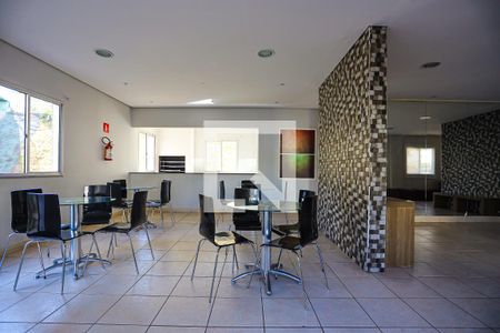 Apartamento para alugar com 72m², 2 quartos e 1 vagaÁrea comum - salão de festas