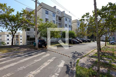 Apartamento para alugar com 72m², 2 quartos e 1 vagaBloco e rua do condomínio