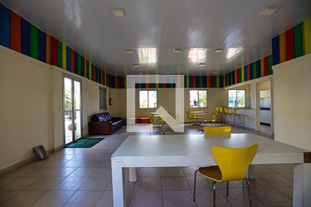 Apartamento para alugar com 72m², 2 quartos e 1 vagaÁrea comum - salão de festas 