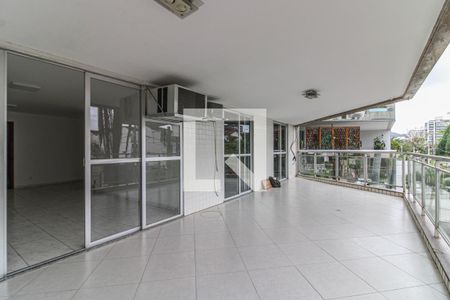 Apartamento à venda com 116m², 2 quartos e 1 vagaVaranda