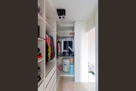 Casa à venda com 200m², 3 quartos e 3 vagasCloset Suíte 3