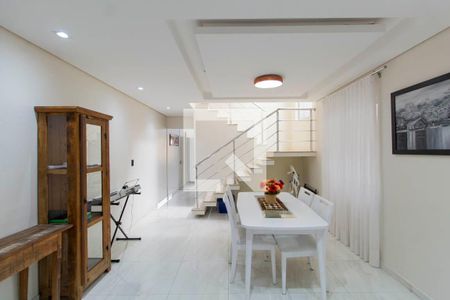 Sala  de casa à venda com 3 quartos, 200m² em Vila Salete, São Paulo
