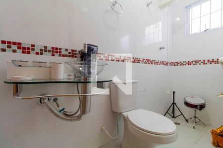 Casa à venda com 200m², 3 quartos e 3 vagasBanheiro Suíte 2