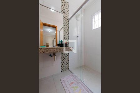 Casa à venda com 200m², 3 quartos e 3 vagasBanheiro Suíte 1